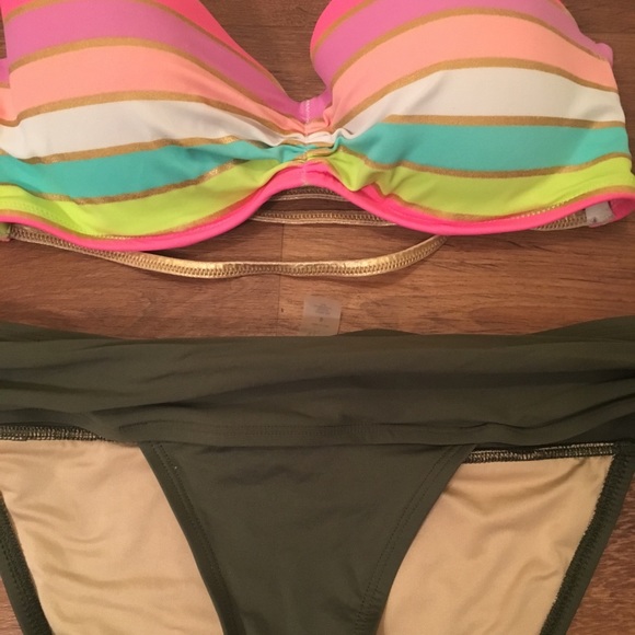 Vs swimsuit - Picture 2 of 3